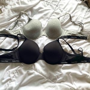 Calvin Klein 36C bra (2 set)
